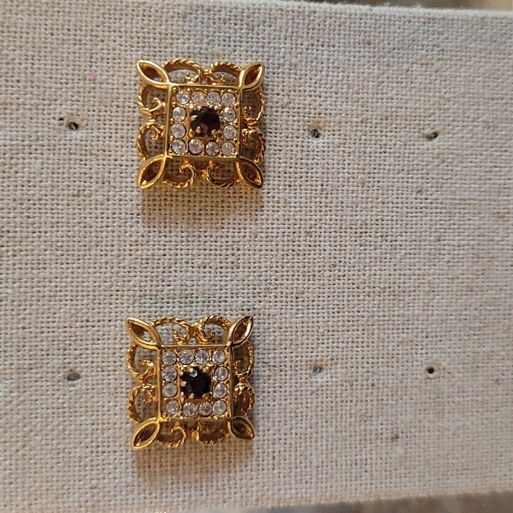 Avon Vintage Gold and Red Earrings